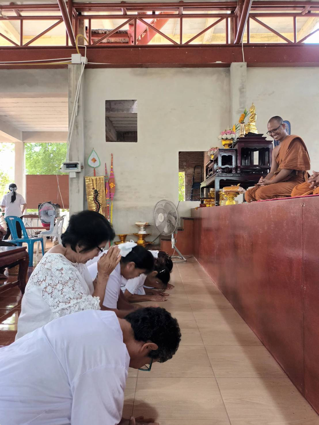 ภาพร่วมพิธีกรรมวัดเพชรภูเงิน