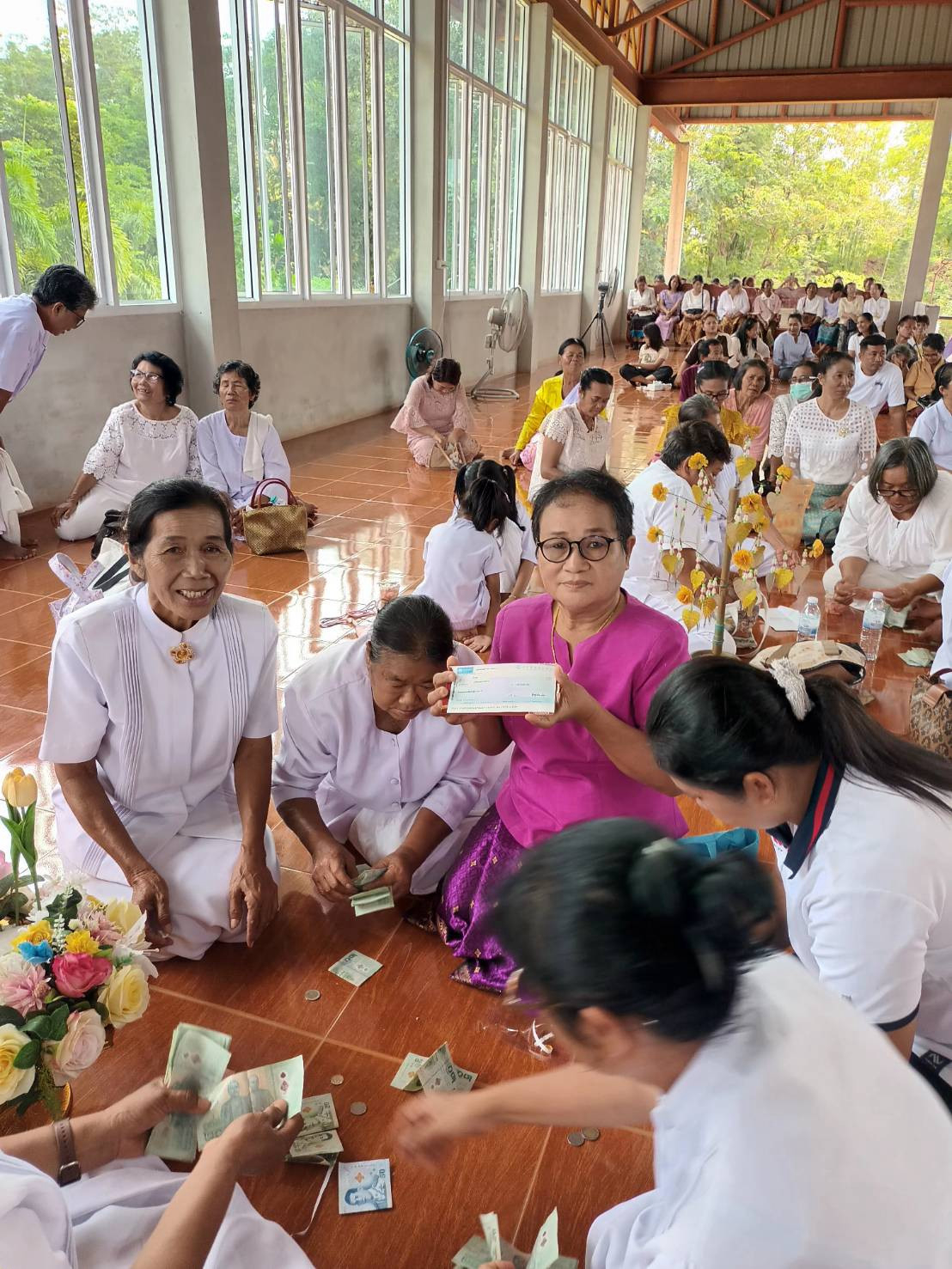 ภาพร่วมพิธีกรรมวัดเพชรภูเงิน