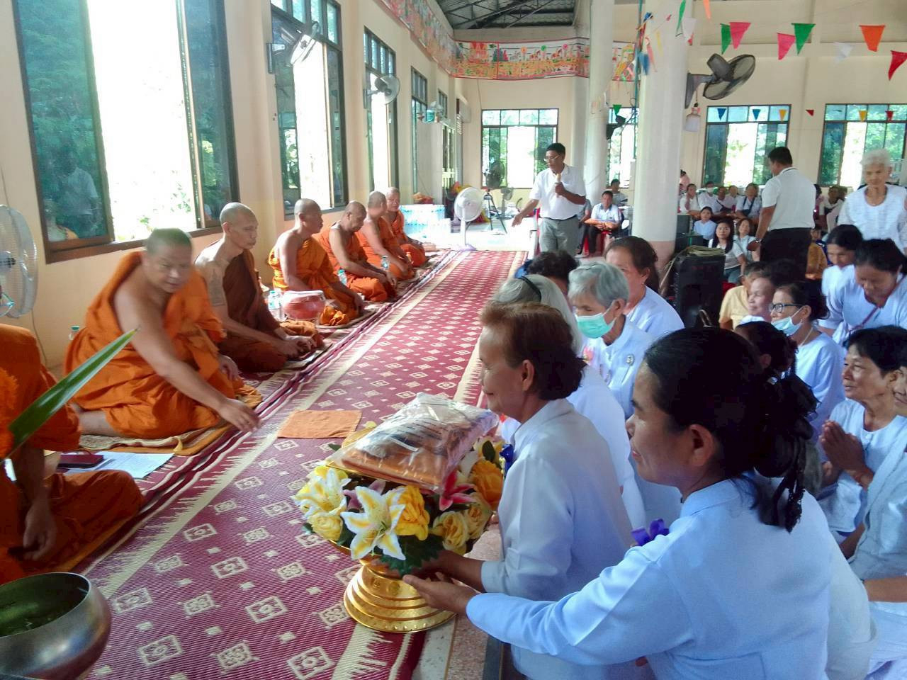 ภาพร่วมพิธีกรรมวัดหนองซึก