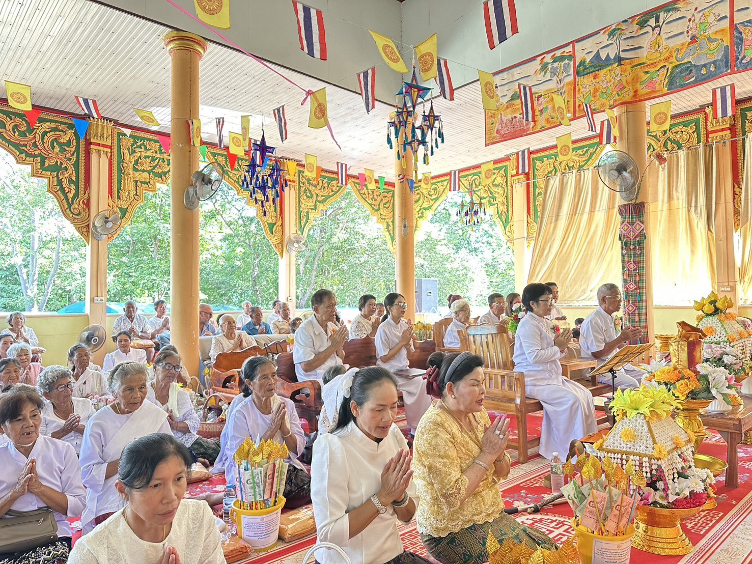 ภาพร่วมพิธีกรรมวัดโพธิ์ไทรโนนศิลา