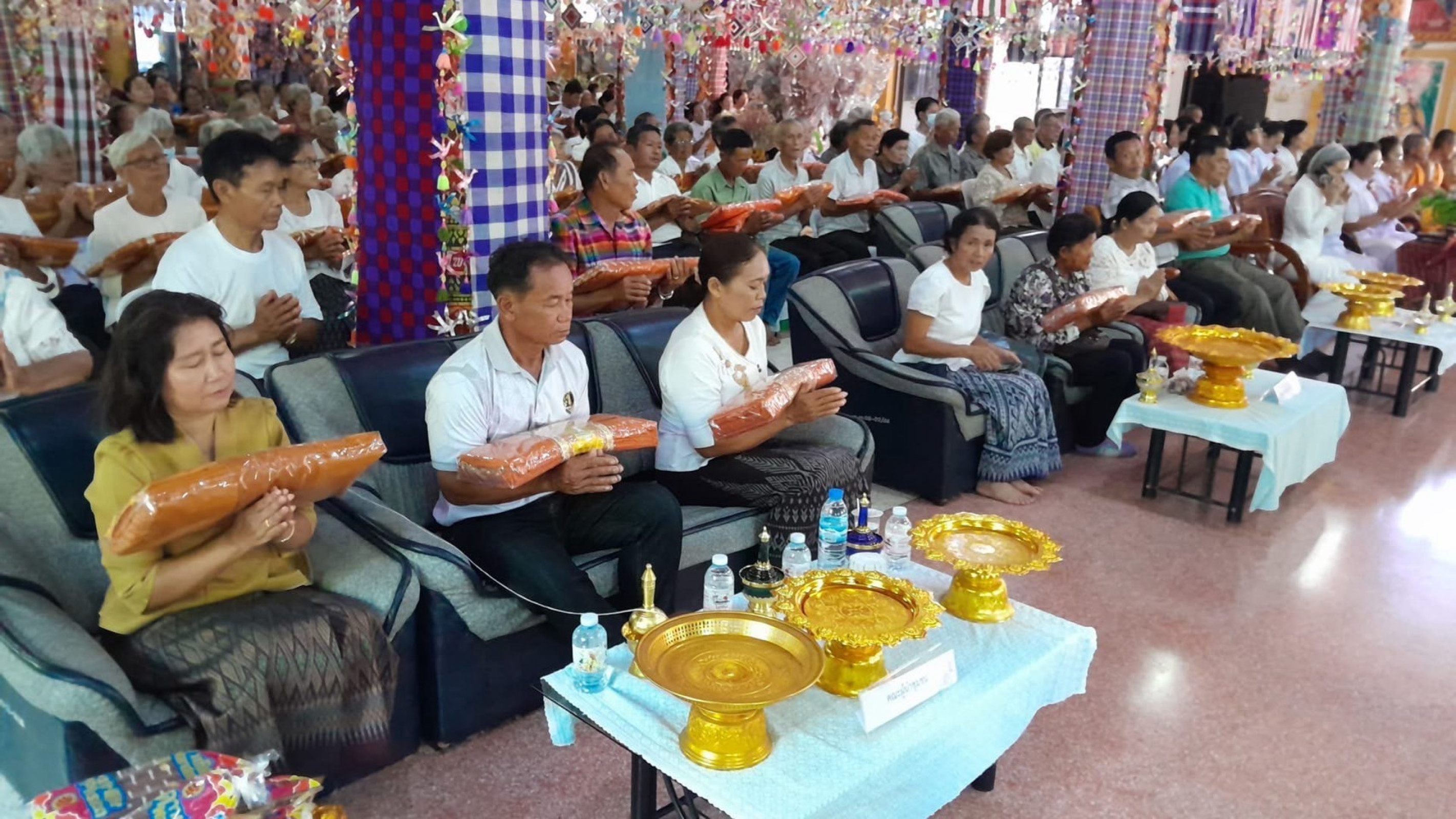 ภาพร่วมพิธีกรรมวัดแจ้ง บ้านแก้ง