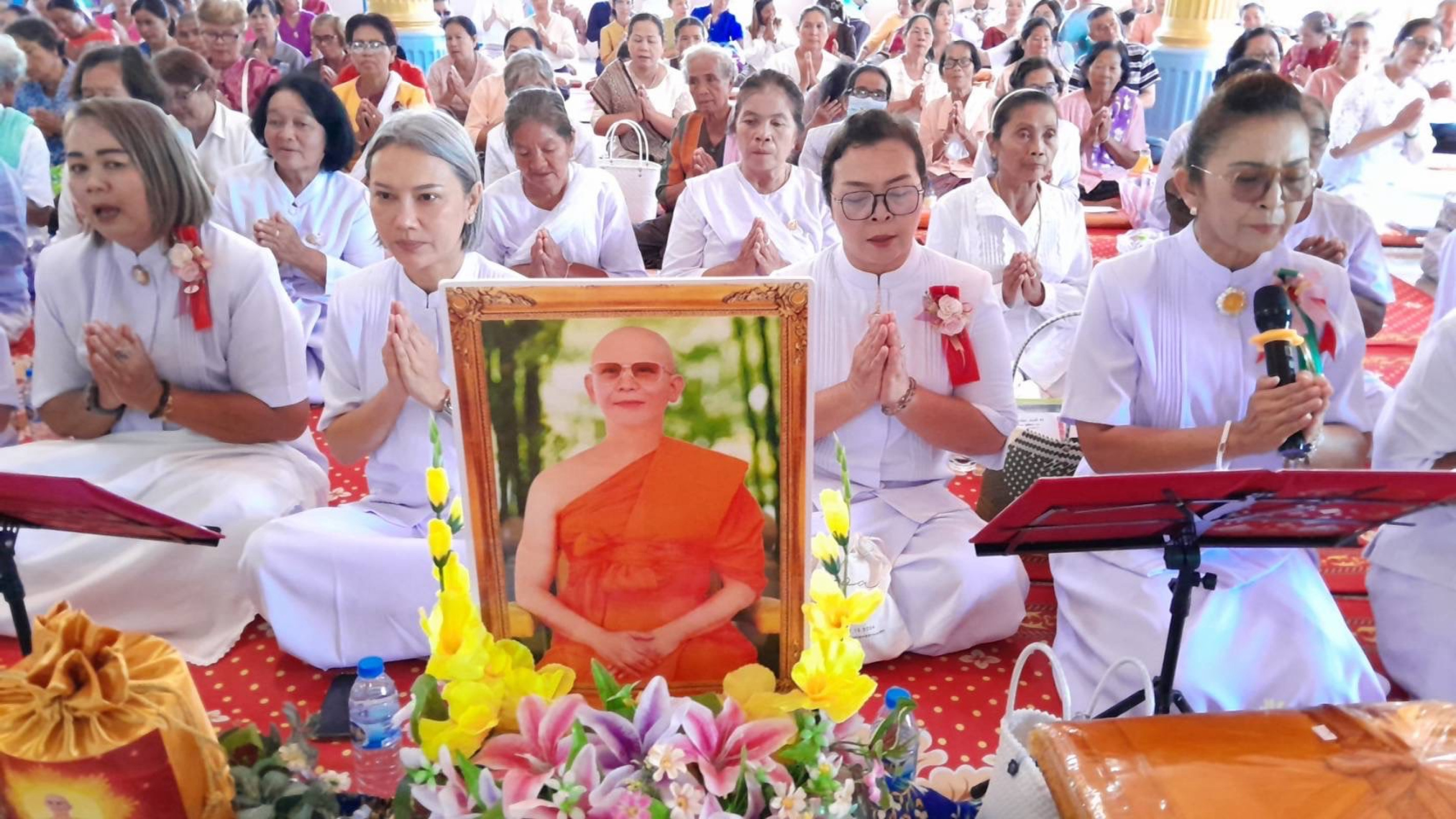 ภาพกล่าวคำถวายกฐินวัดวรญาติบำรุง