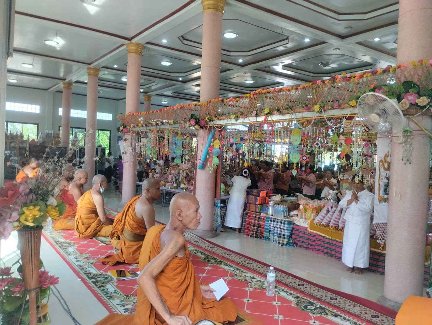 ภาพร่วมพิธีกรรมวัดอิสาณบ้านไร่