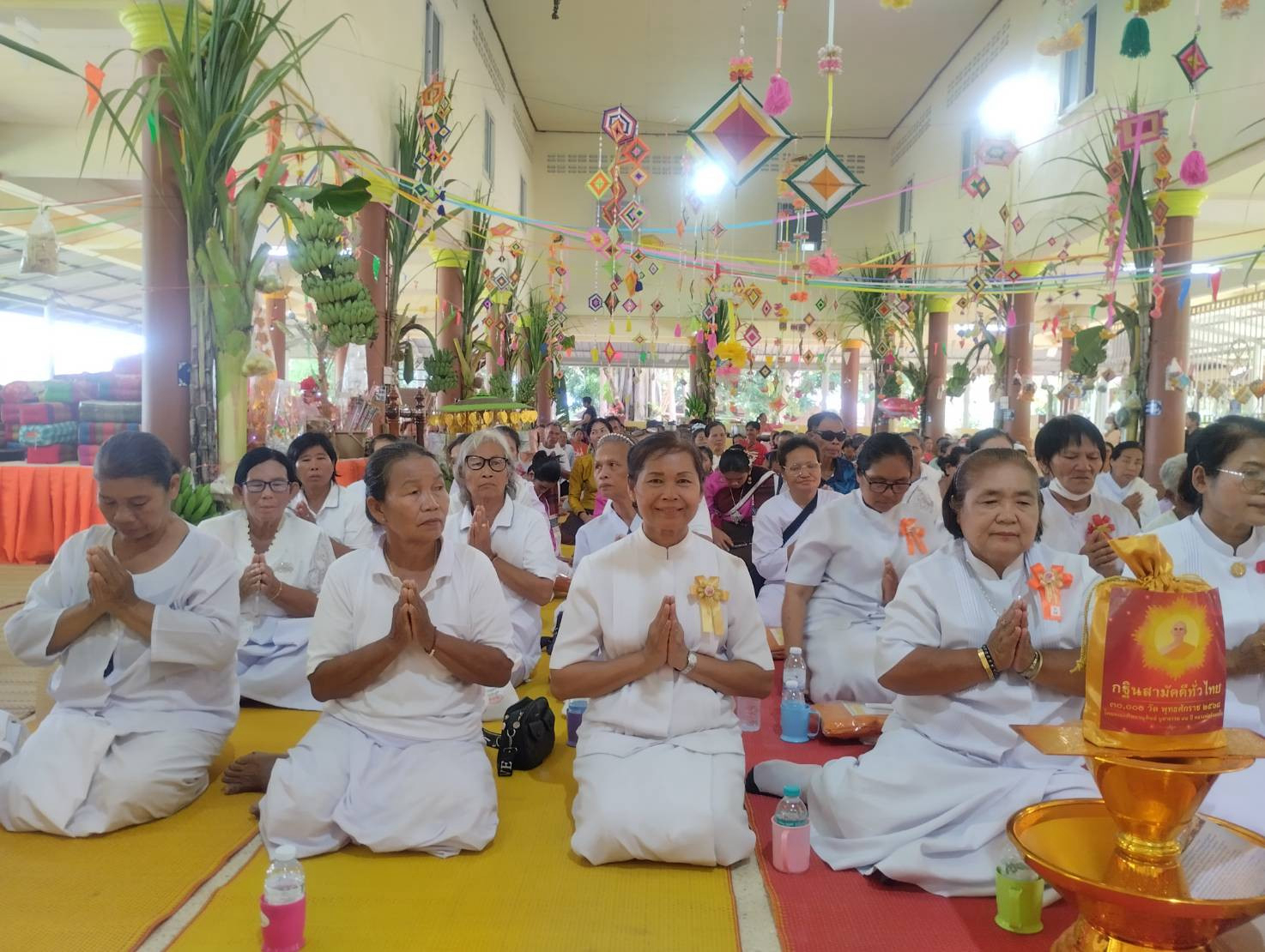 ภาพร่วมพิธีกรรมวัดจำปาทอง