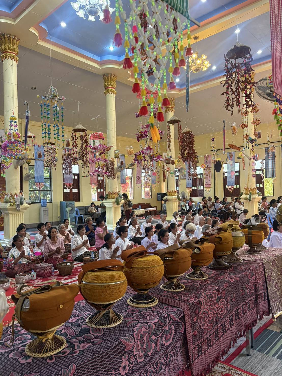 ภาพร่วมพิธีกรรมวัดสว่าง