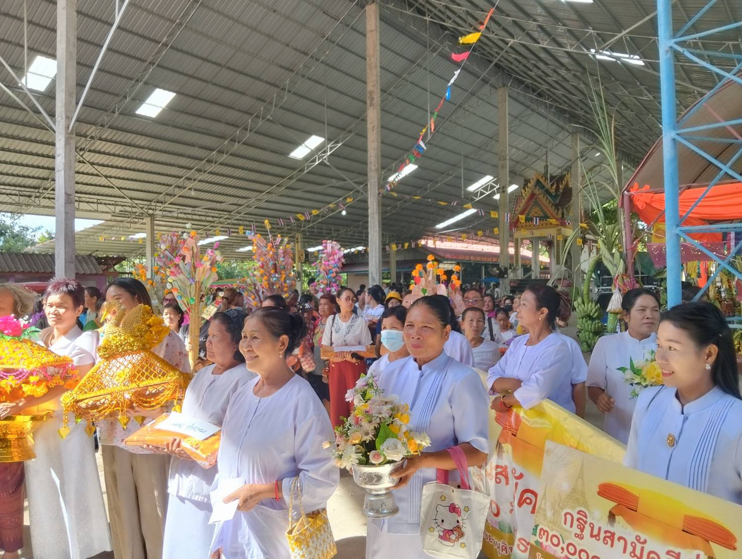 ภาพร่วมพิธีกรรมวัดบ้านป่าคงคาคาราม