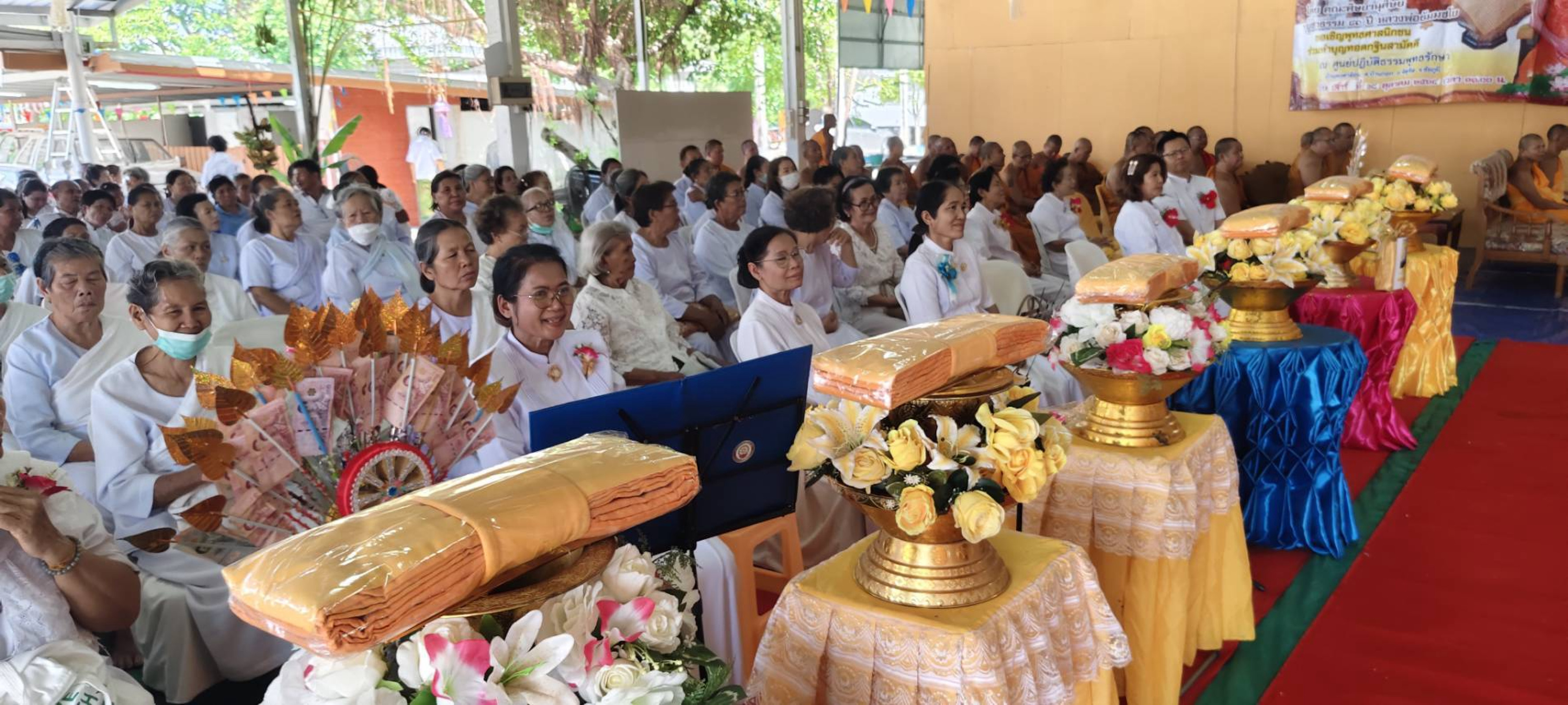 ภาพร่วมพิธีกรรมศูนย์ปฏิบัติธรรมพุทธรักษา