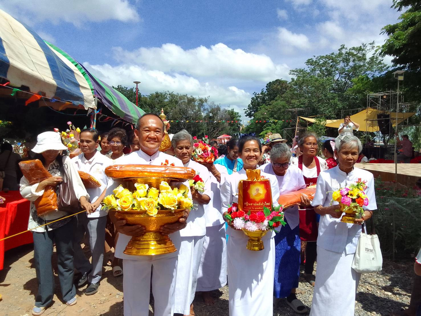 ภาพร่วมพิธีกรรมวัดบ้านท่าศาลา