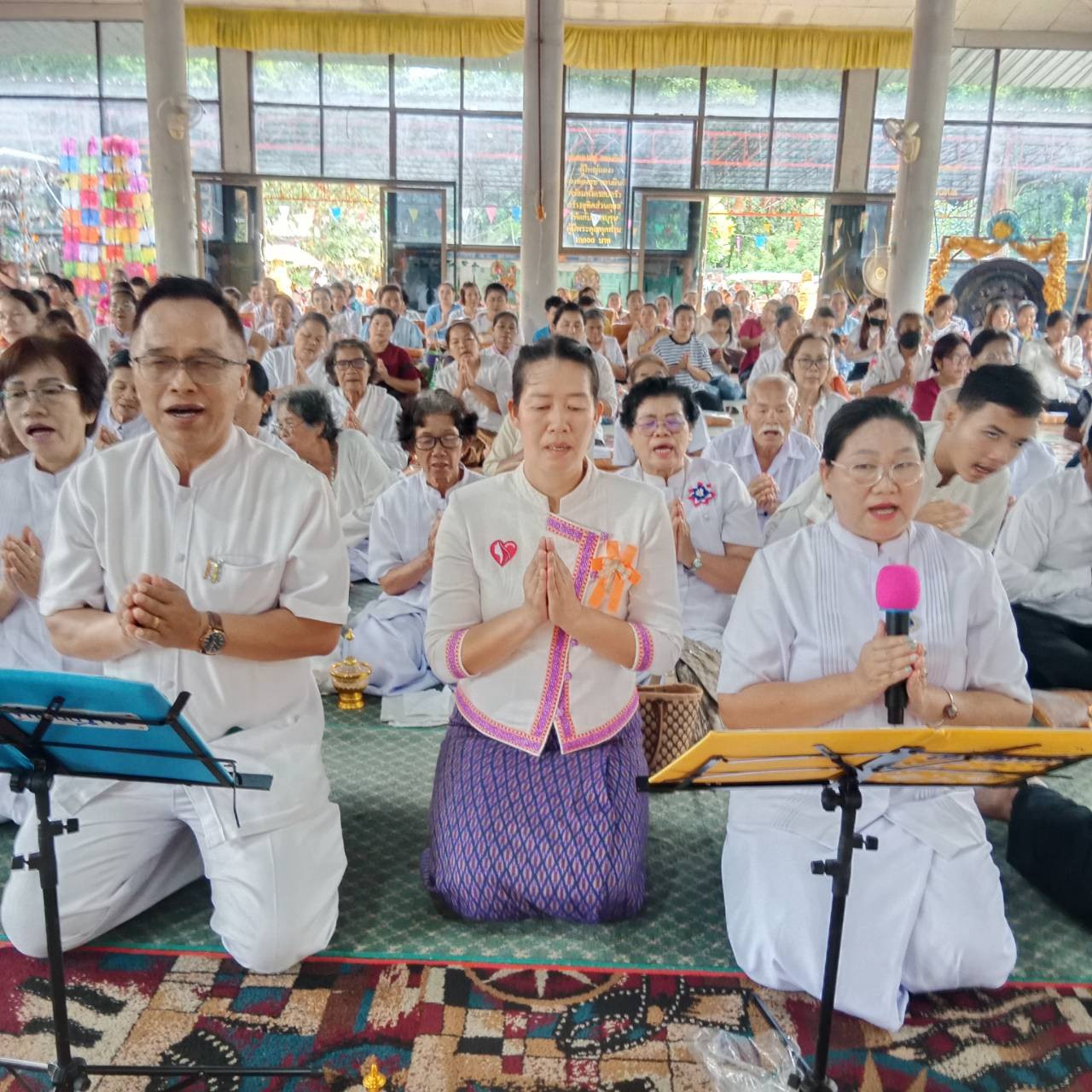 ภาพกล่าวคำถวายกฐินวัดพระธาตุแก้งกอย