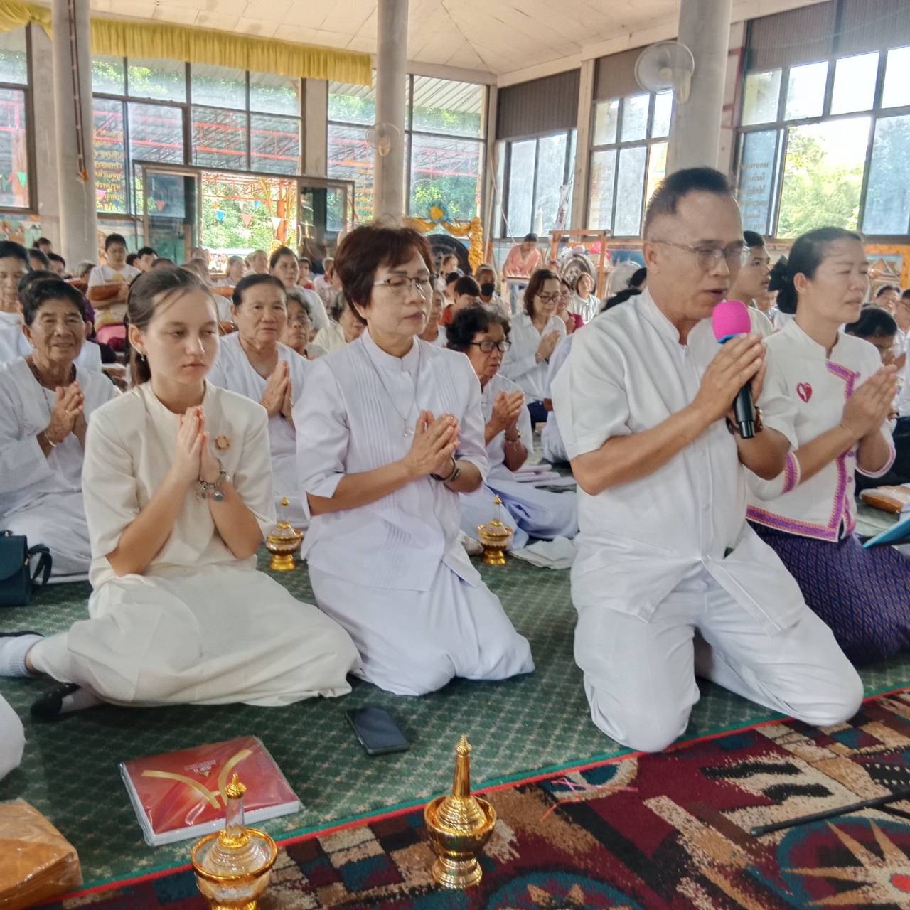 ภาพร่วมพิธีกรรมวัดพระธาตุแก้งกอย