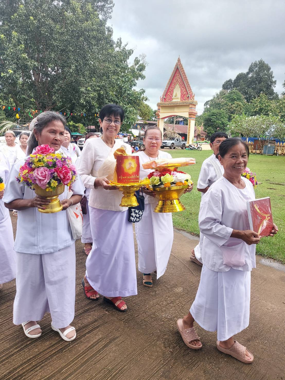 ภาพร่วมพิธีกรรมวัดอัมพวัน