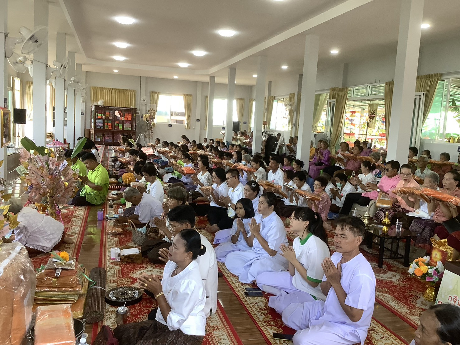 ภาพร่วมพิธีกรรมวัดบูรพาราม