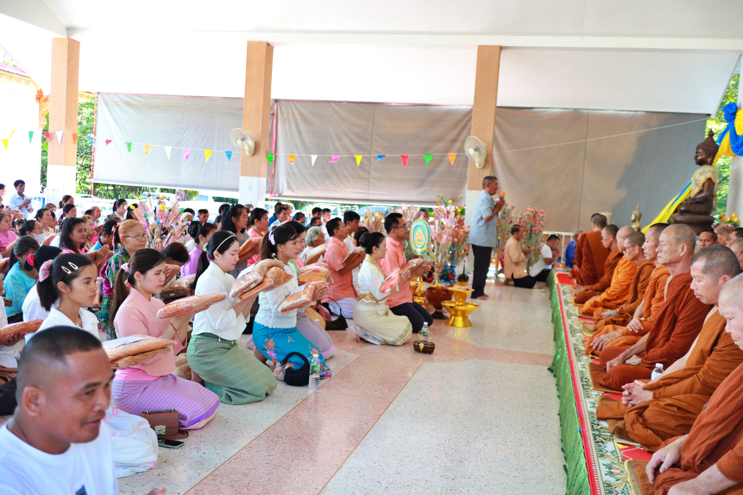ภาพร่วมพิธีกรรมวัดป่าโนนลาน