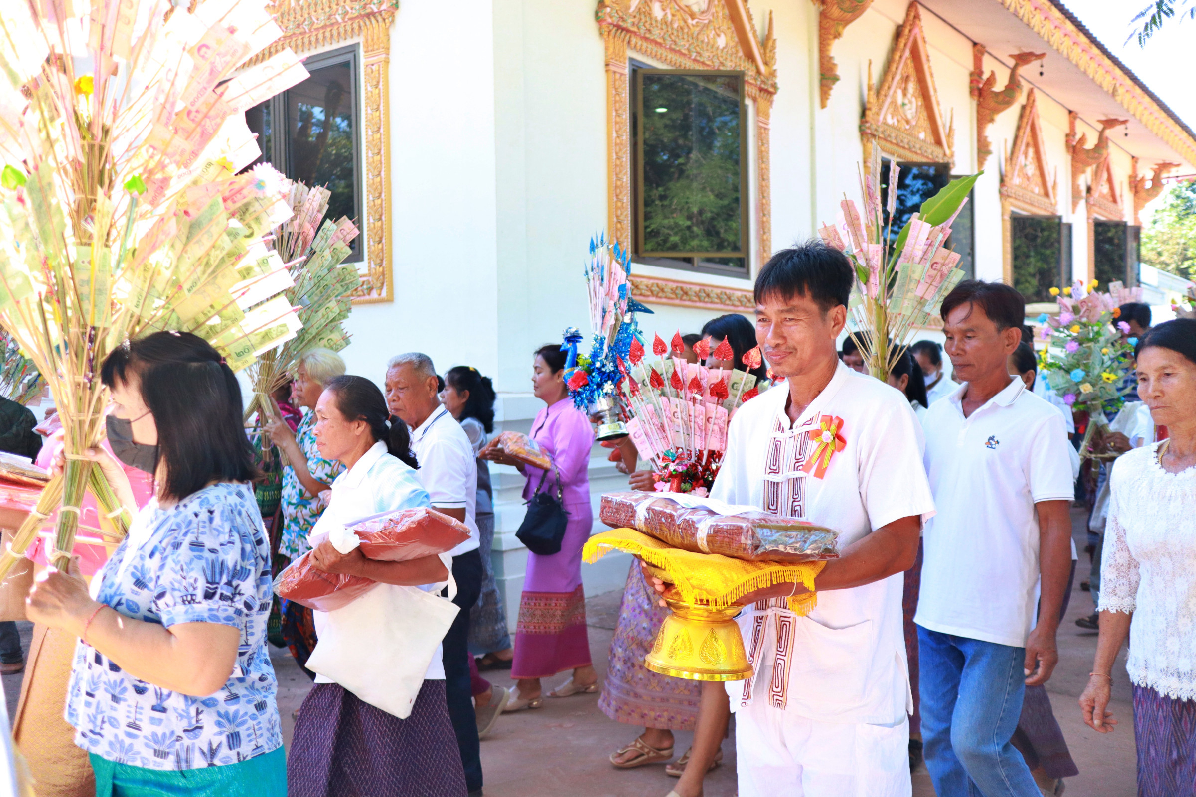 ภาพร่วมพิธีกรรมวัดป่าโนนลาน