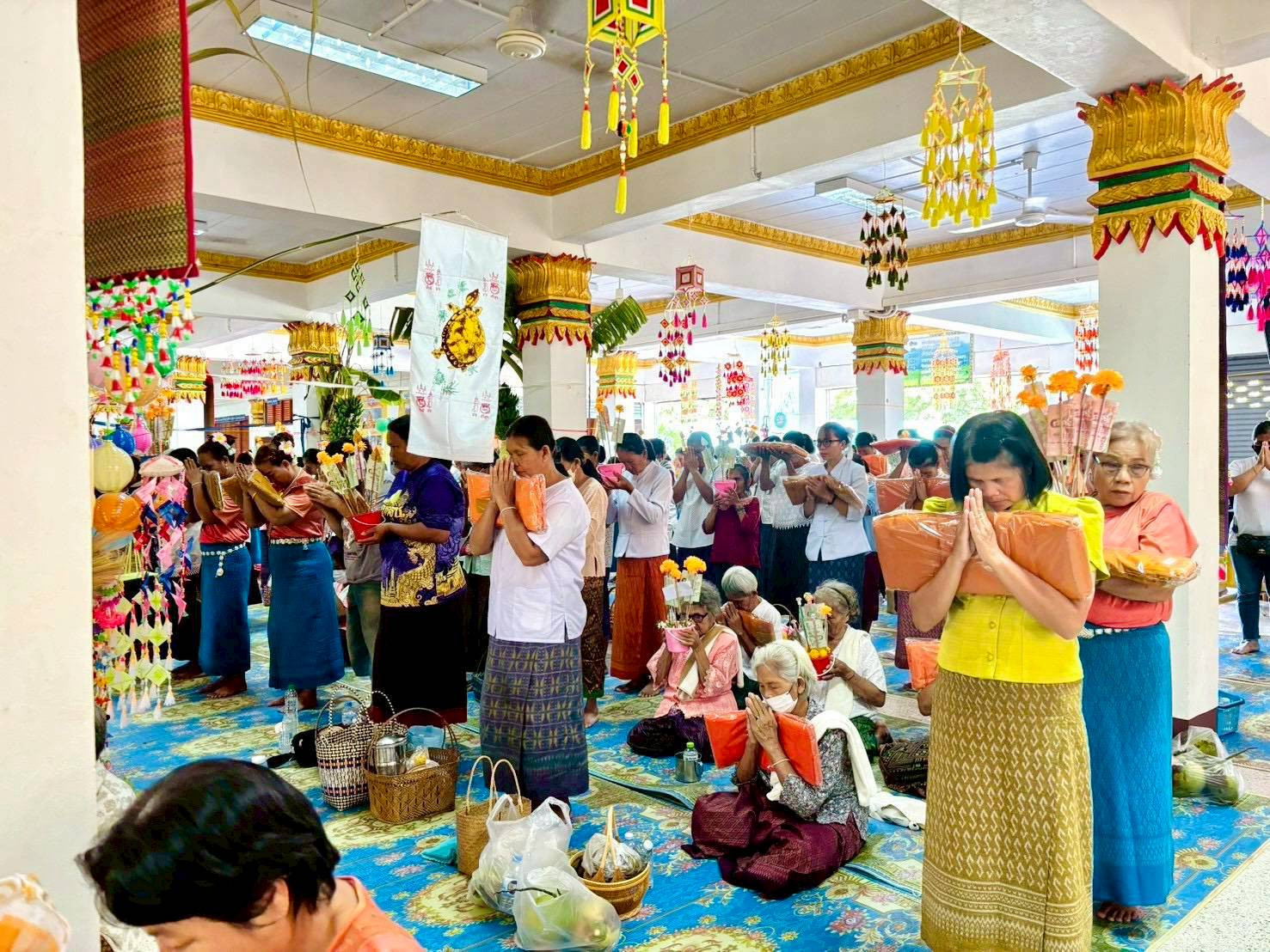 ภาพร่วมพิธีกรรมวัดผสม