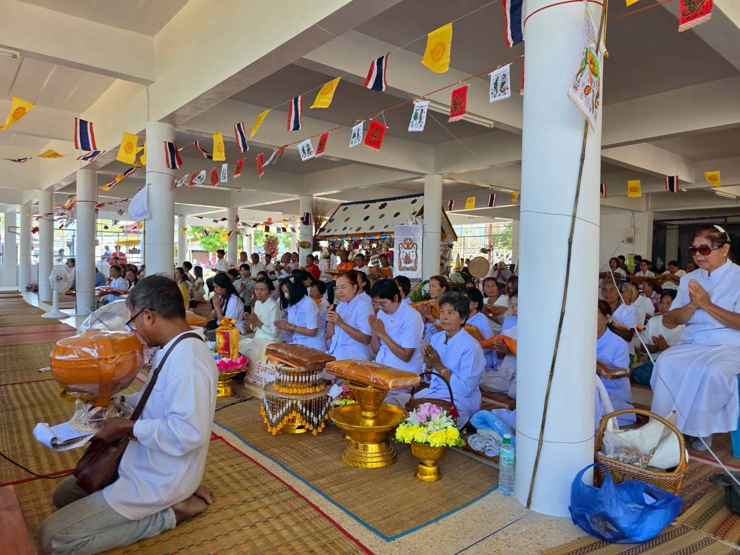 ภาพร่วมพิธีกรรมวัดชีลองเหนือ