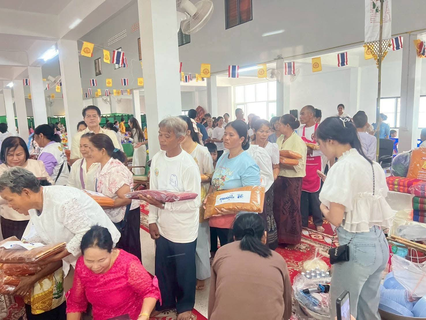 ภาพร่วมพิธีกรรมวัดพญาแล