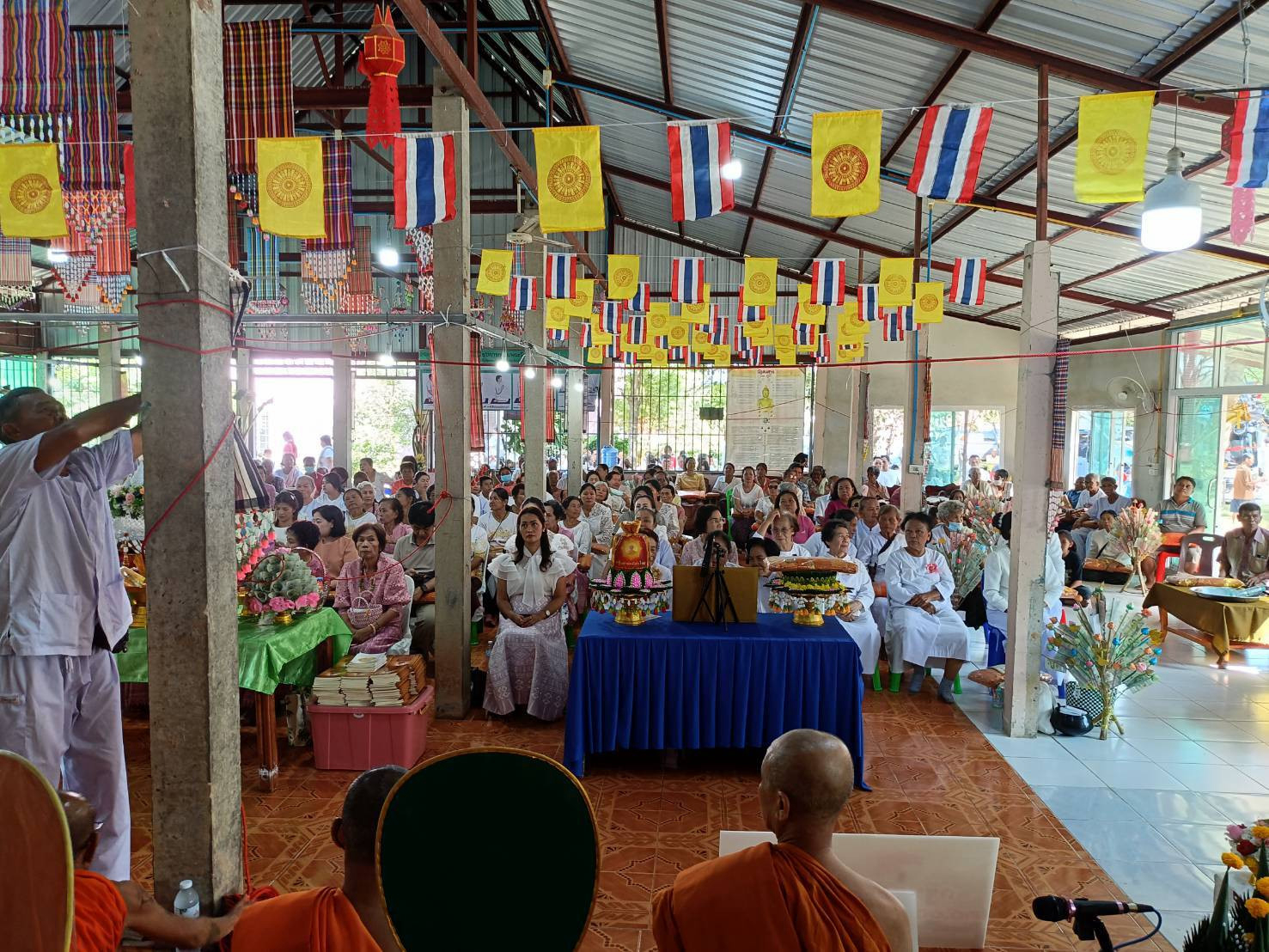 ภาพร่วมพิธีกรรมวัดศรีชมภู