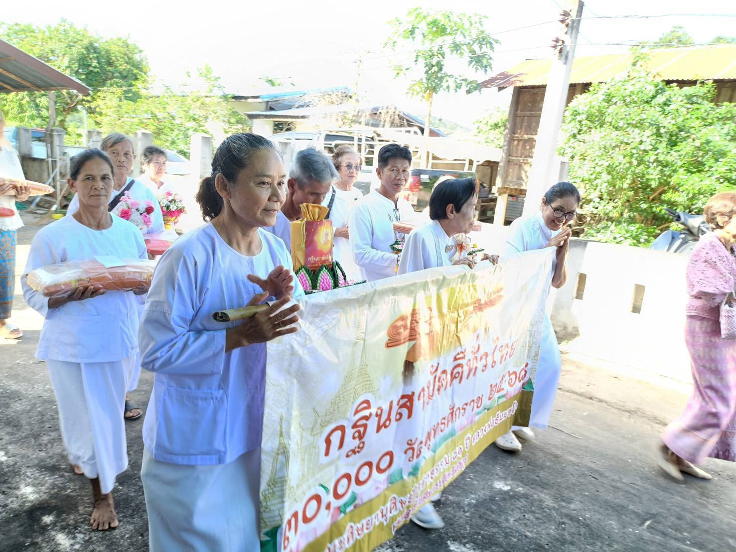 ภาพร่วมพิธีกรรมวัดศรีชมภู