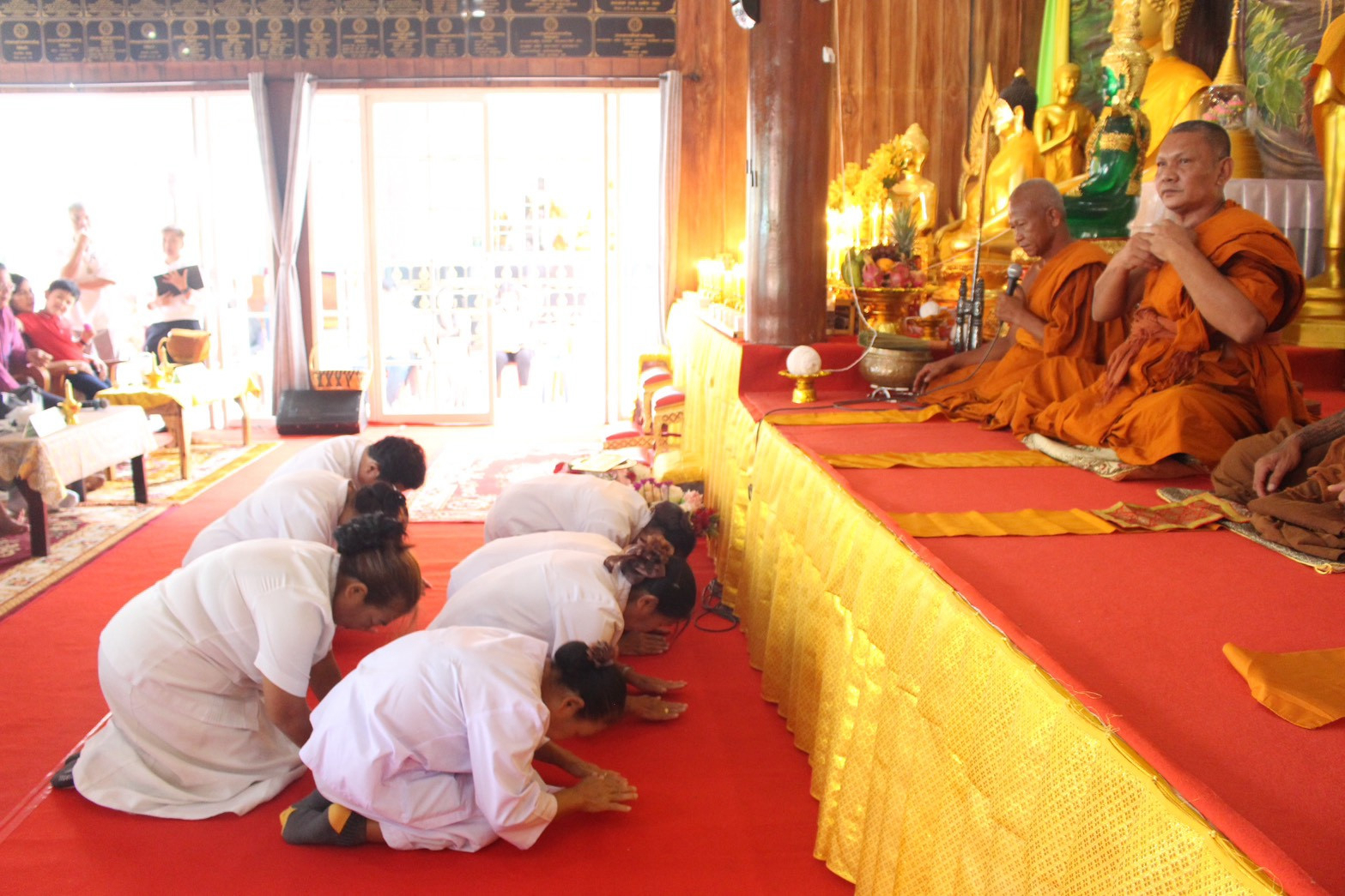 ภาพร่วมพิธีกรรมวัดอัมพวัน