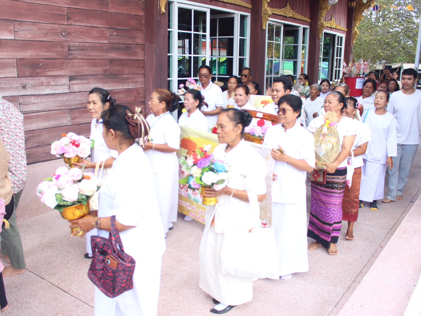 ภาพร่วมพิธีกรรมวัดอัมพวัน