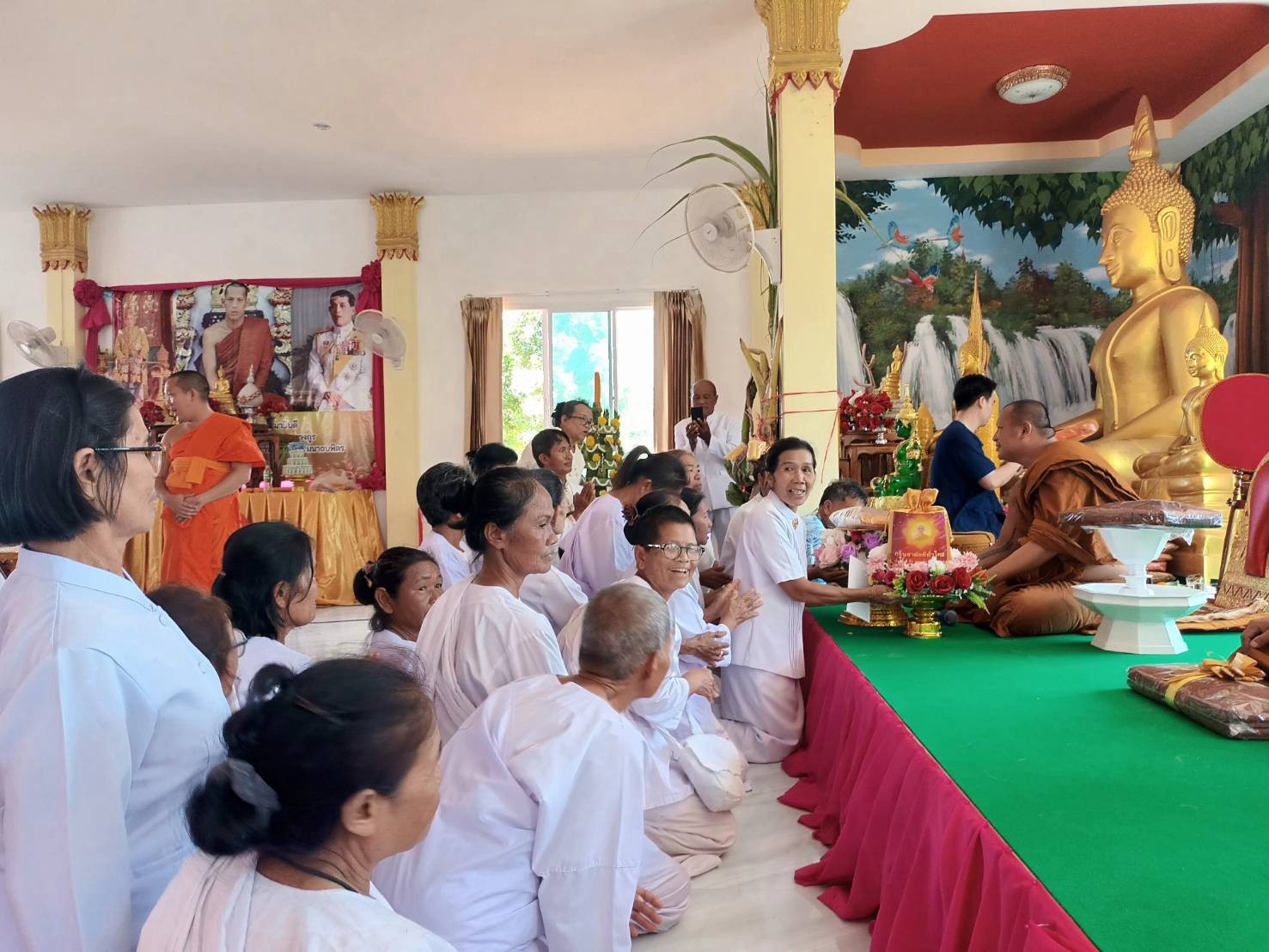 ภาพการถวายปัจจัยที่พักสงฆ์ซับเจริญสุข