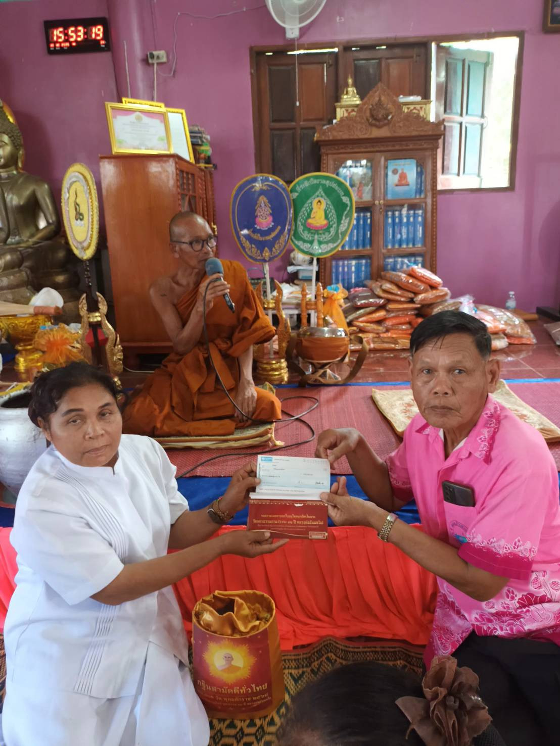 ภาพร่วมพิธีกรรมวัดทรายเงิน