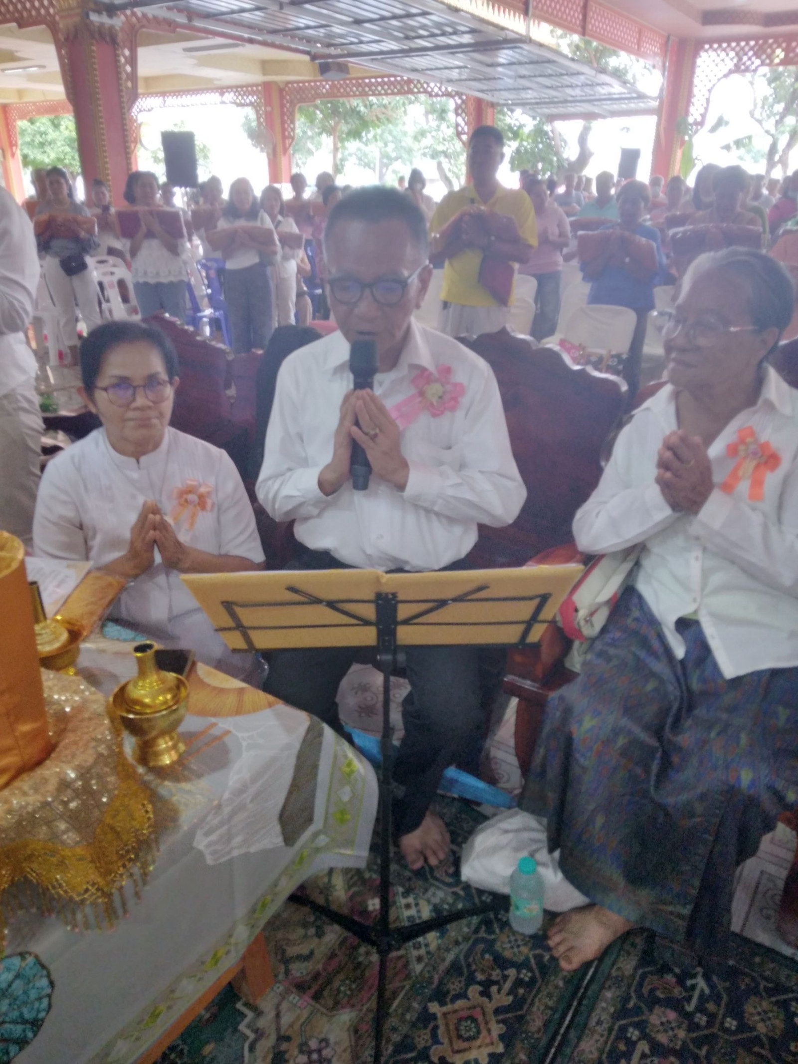 ภาพกล่าวคำถวายกฐินวัดคลองส่งน้ำ