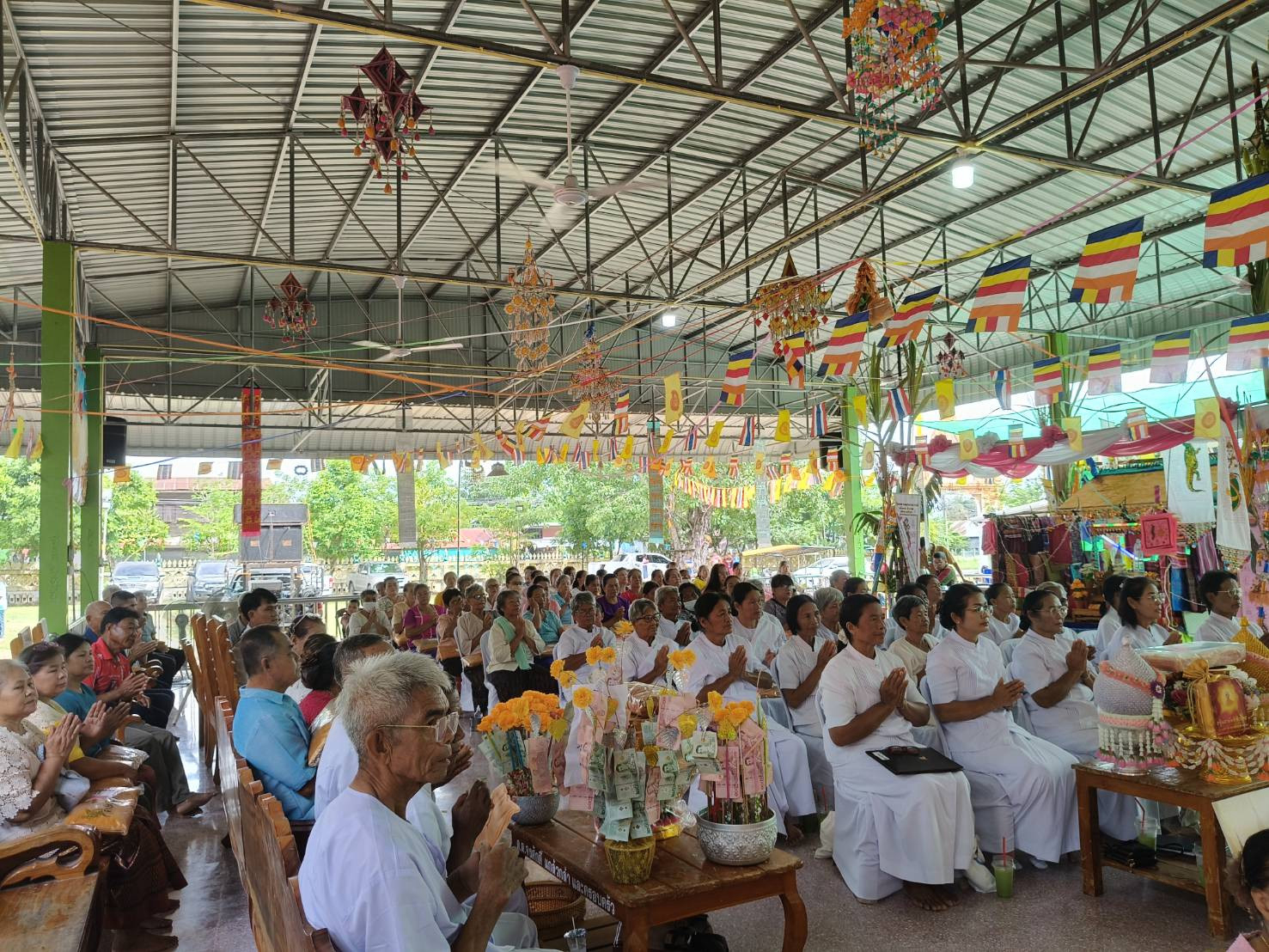 ภาพร่วมพิธีกรรมวัดท่าเยี่ยม