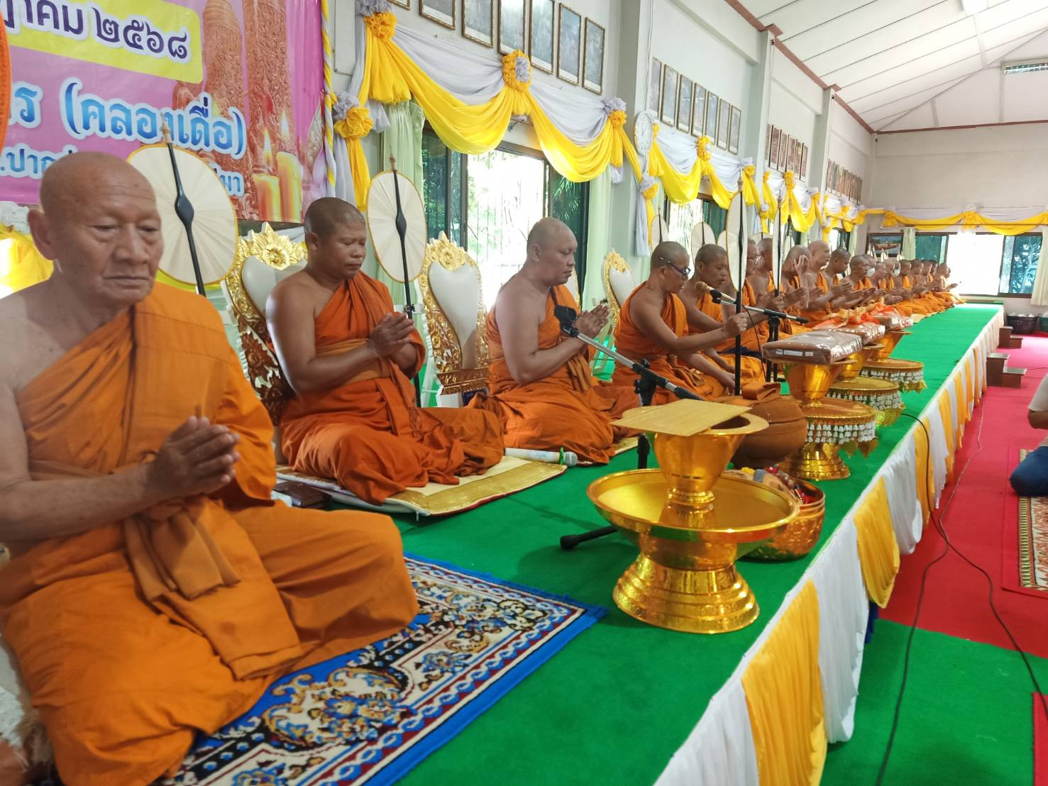 ภาพร่วมพิธีกรรมวัดธารอุทุมพร