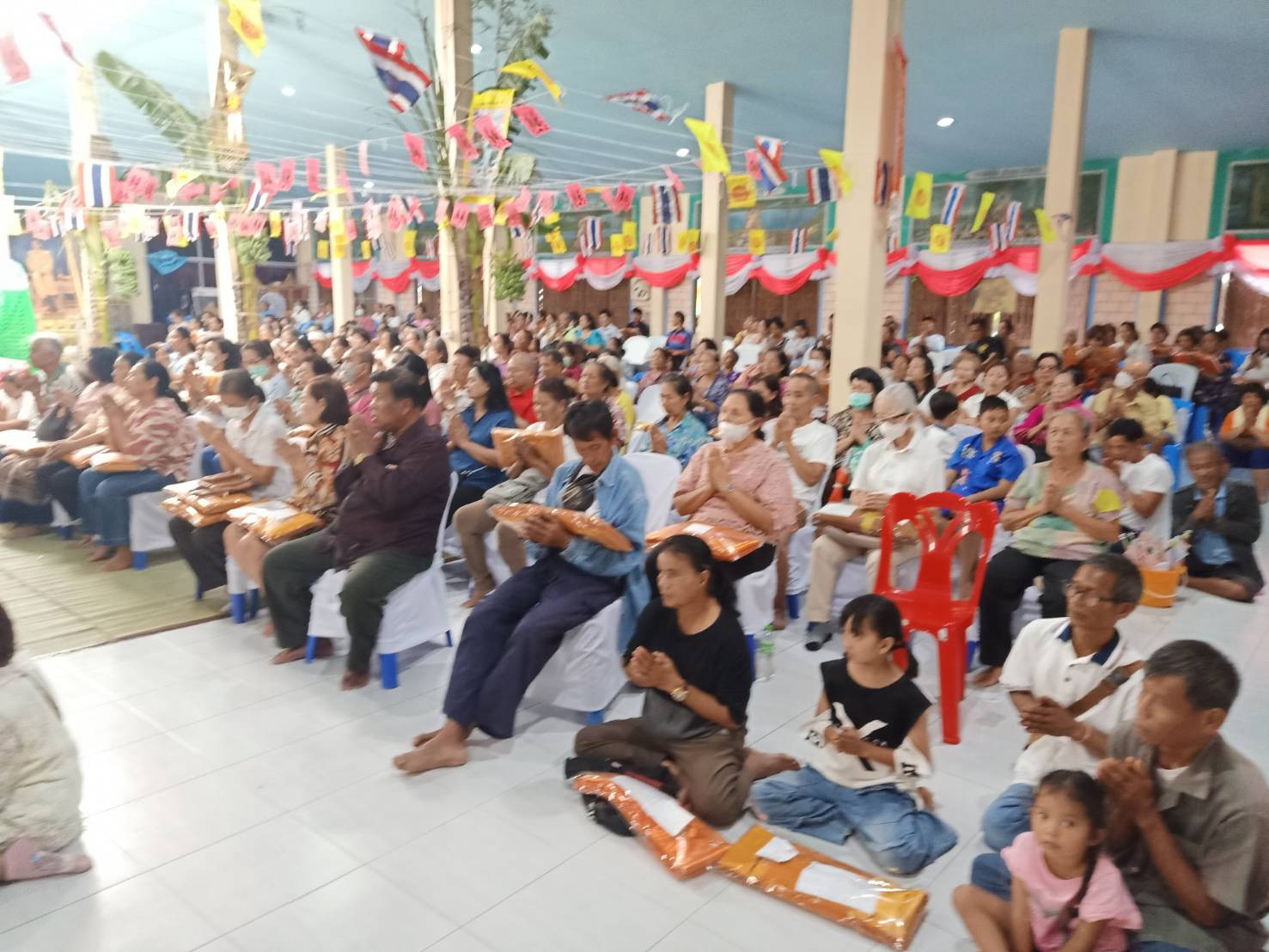 ภาพร่วมพิธีกรรมวัดหนองมะค่า