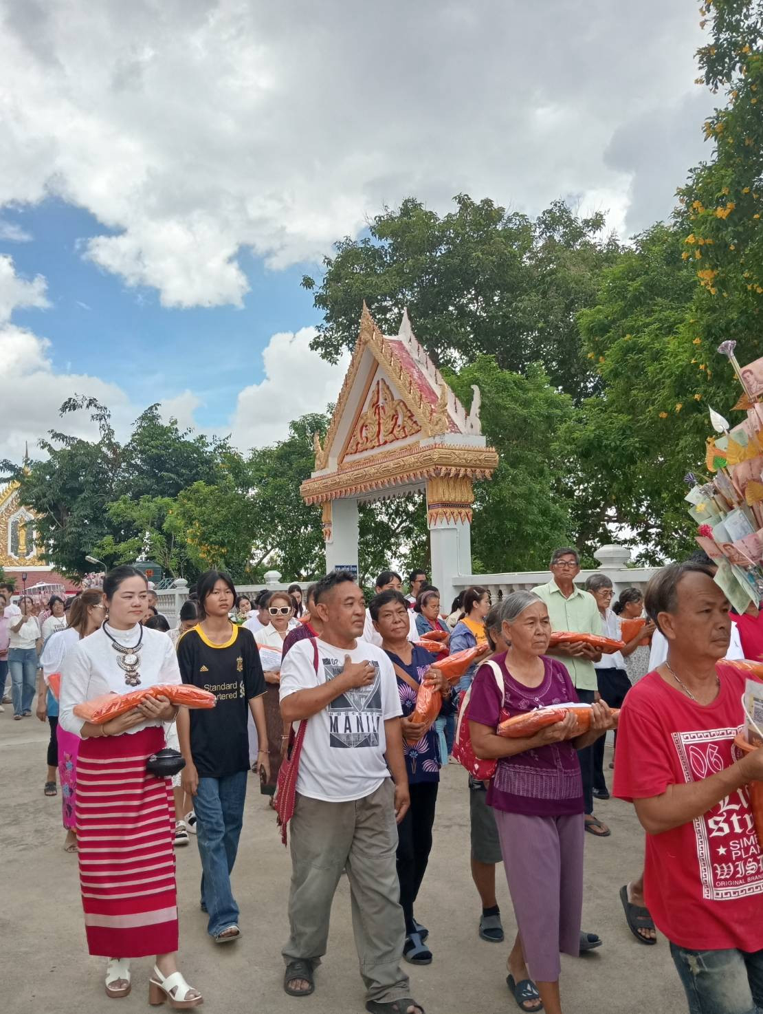 ภาพร่วมพิธีกรรมวัดน้ำพุ