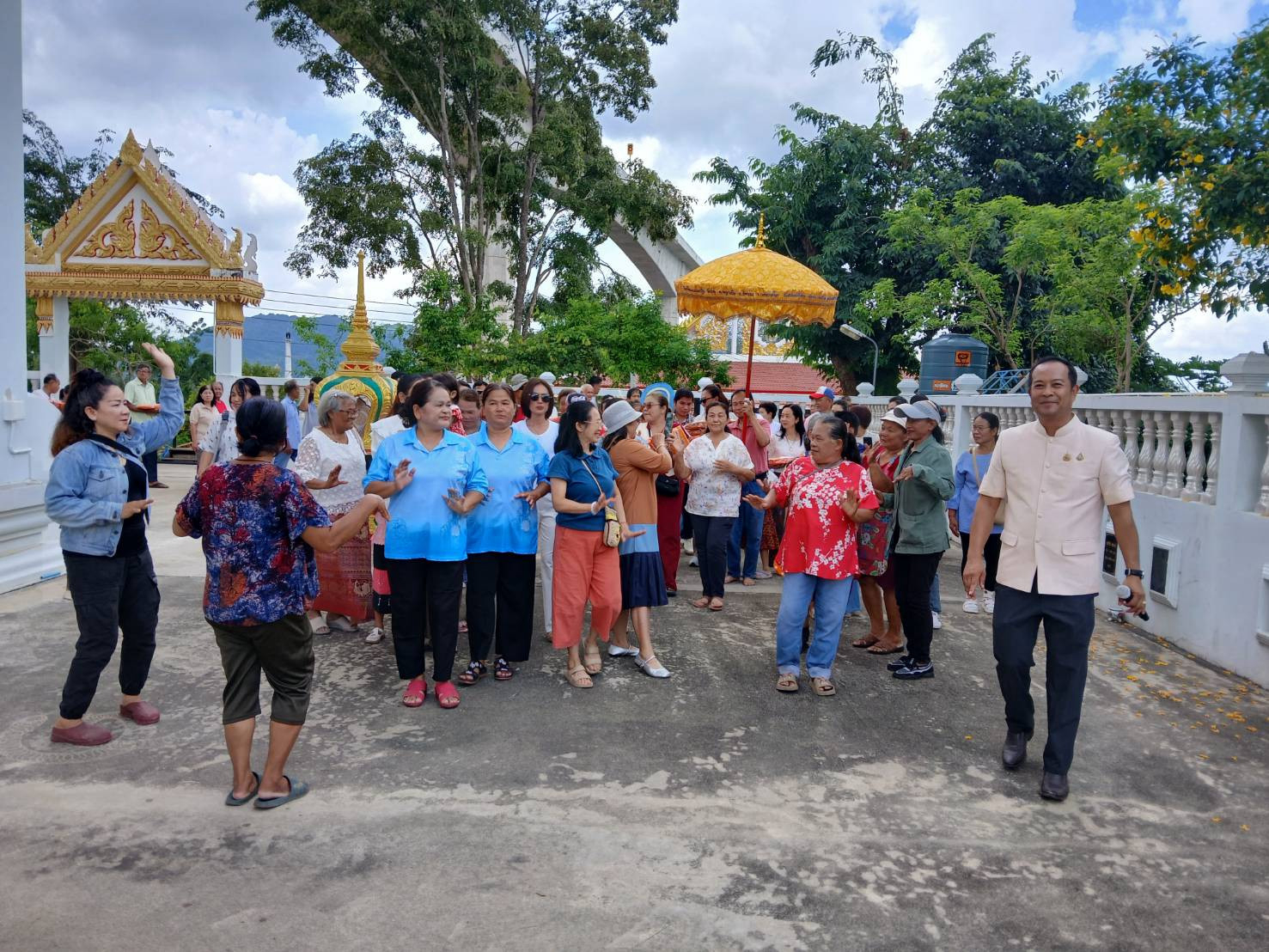 ภาพร่วมพิธีกรรมวัดน้ำพุ