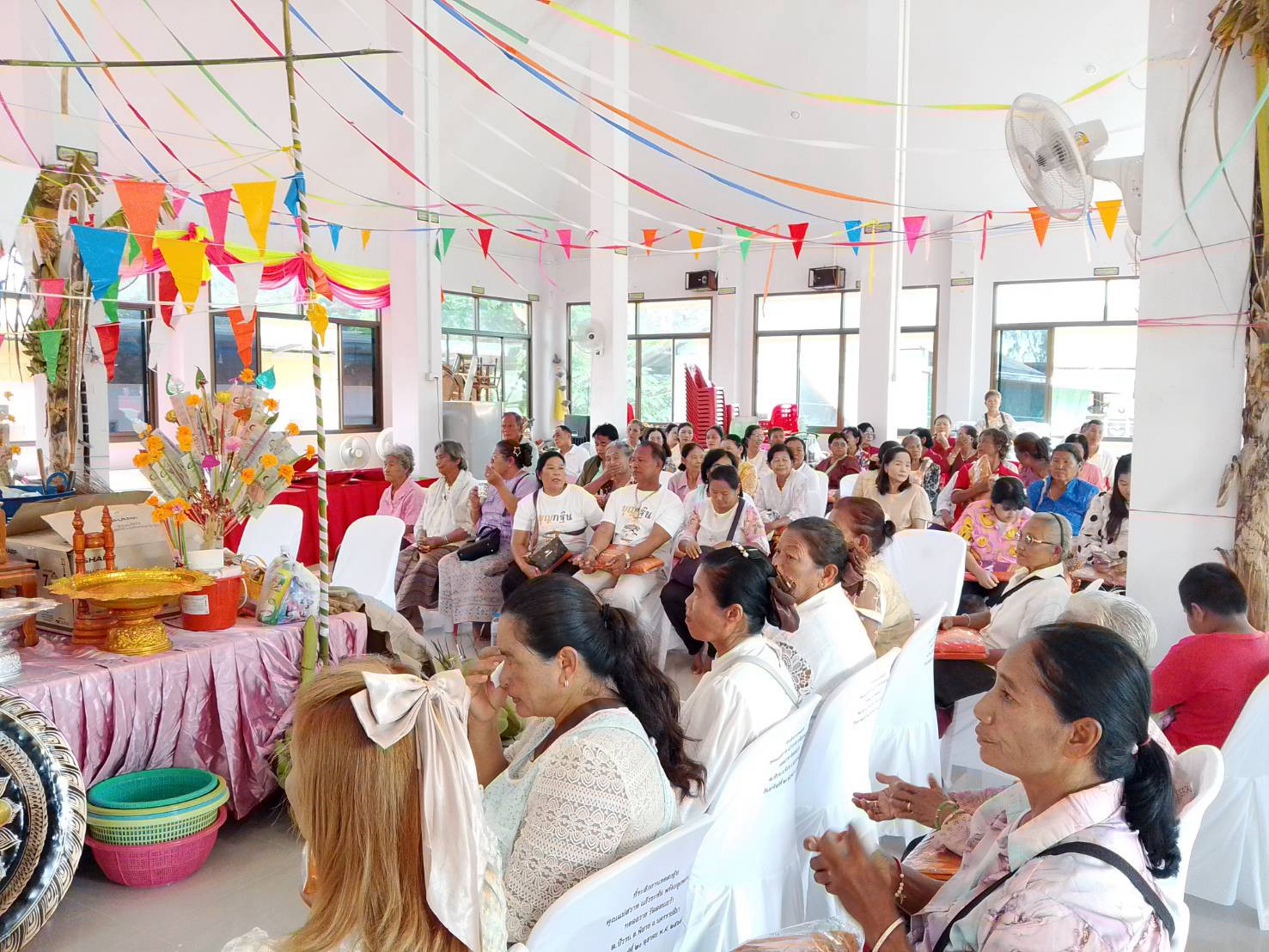 ภาพร่วมพิธีกรรมวัดดอนเขว้า