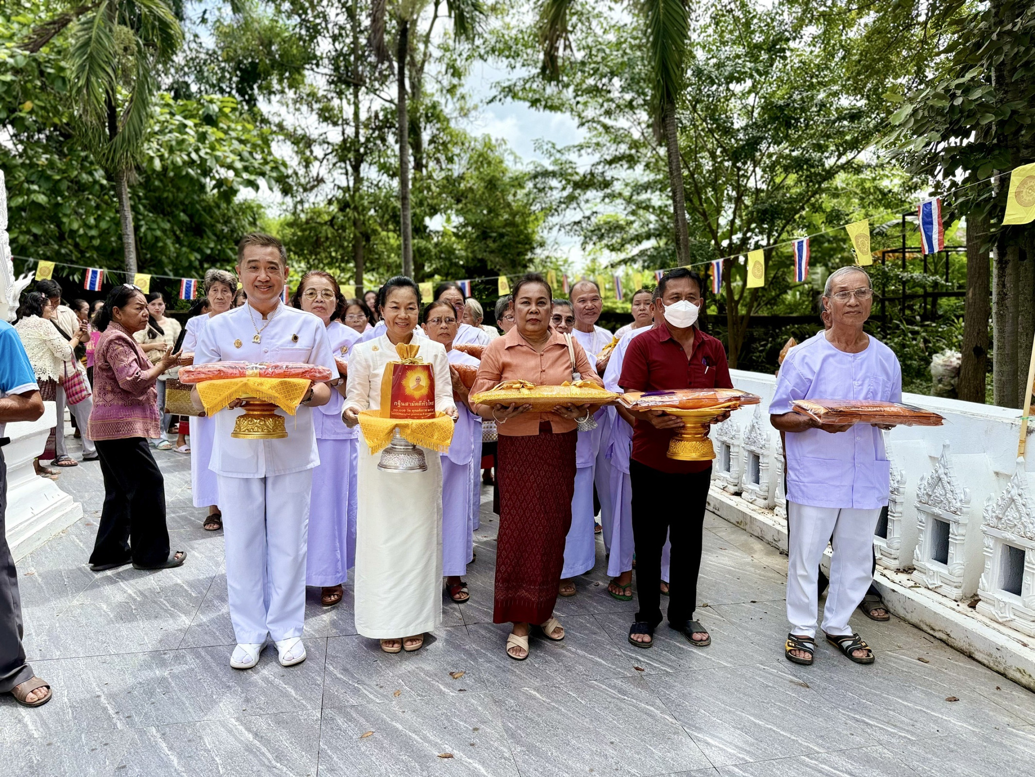 ภาพร่วมขบวนกฐินวัดชัยมงคล