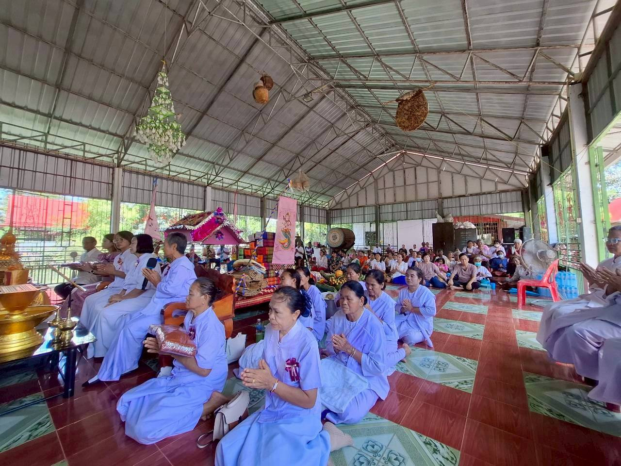 ภาพร่วมพิธีกรรมวัดโนนหญ้านาง