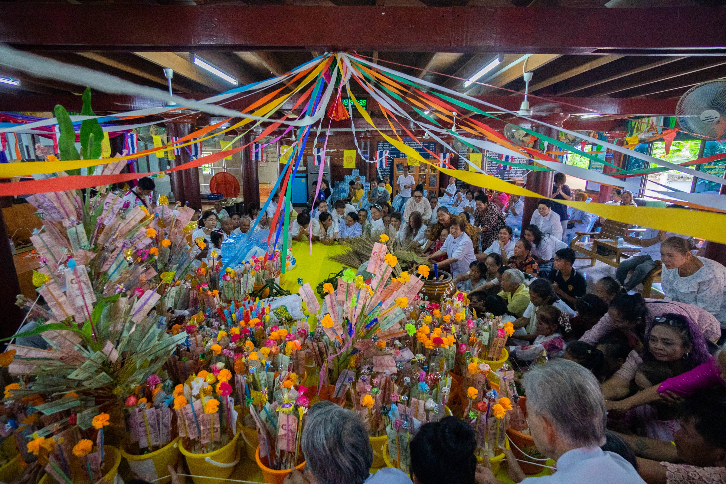 ภาพร่วมพิธีกรรมวัดบึงไทย