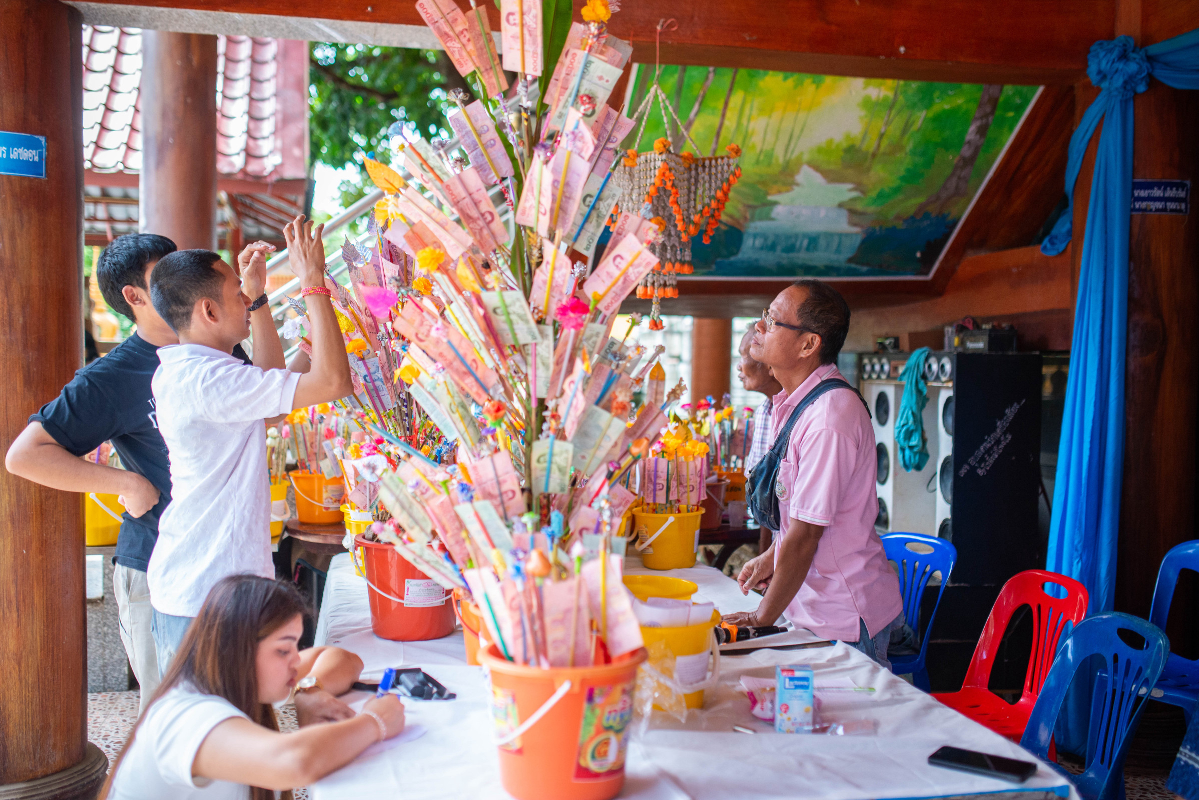 ภาพร่วมพิธีกรรมวัดบึงไทย