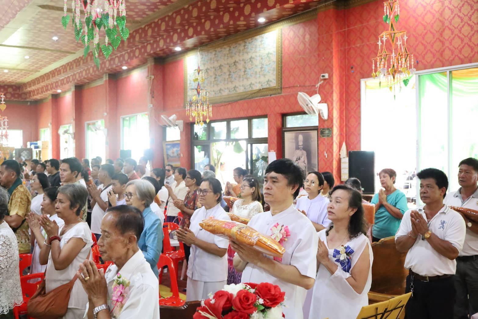ภาพร่วมพิธีกรรมวัดพระธาตุโป่งดินสอ