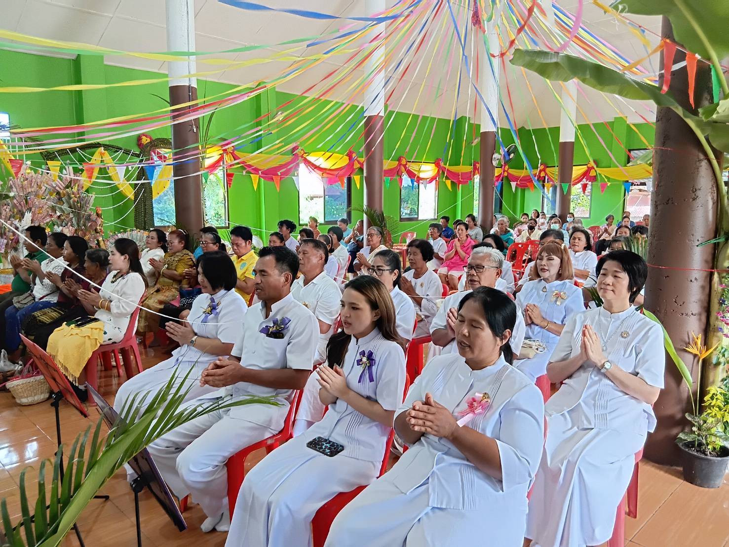 ภาพร่วมพิธีกรรมวัดมาบกราด