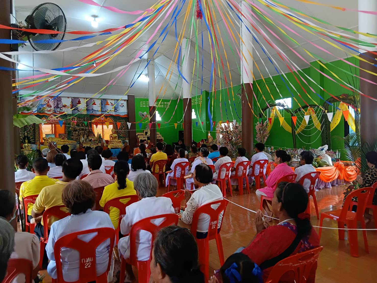 ภาพร่วมพิธีกรรมวัดมาบกราด