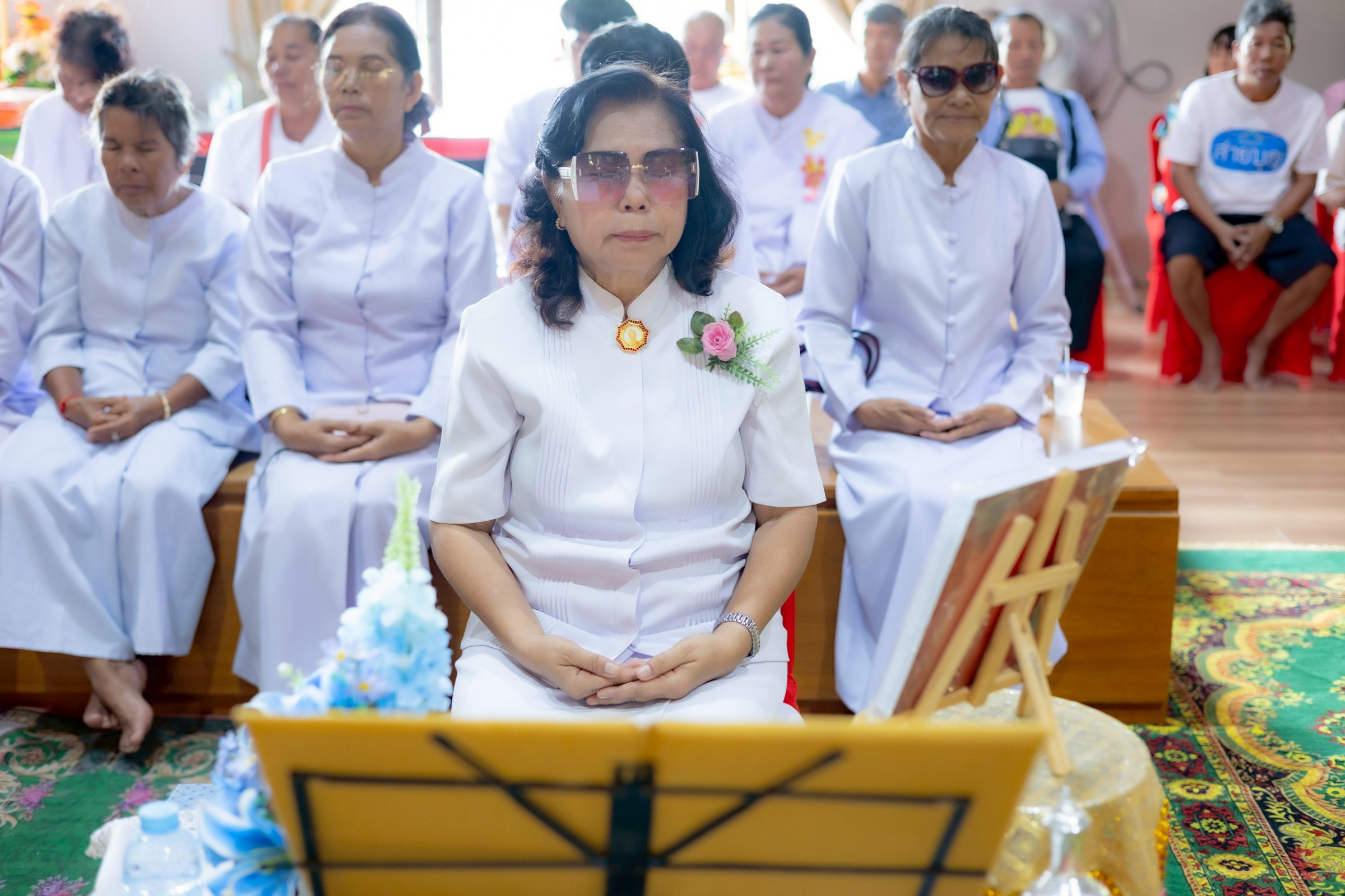 ภาพร่วมพิธีกรรมวัดผาแดง