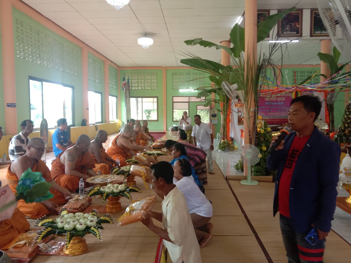 ภาพร่วมพิธีกรรมวัดหนองกระสัง