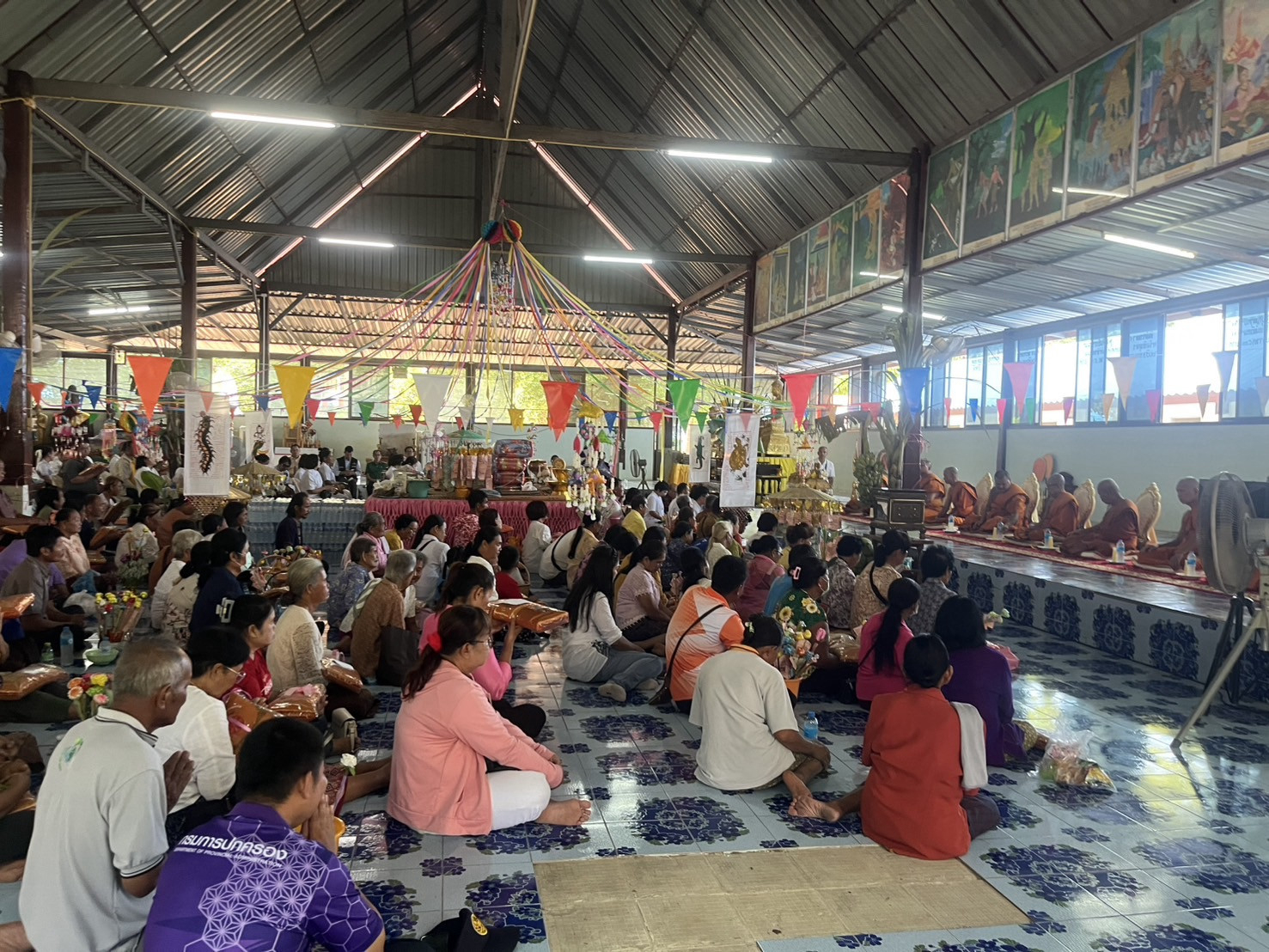 ภาพร่วมพิธีกรรมวัดโคกหนองแวง