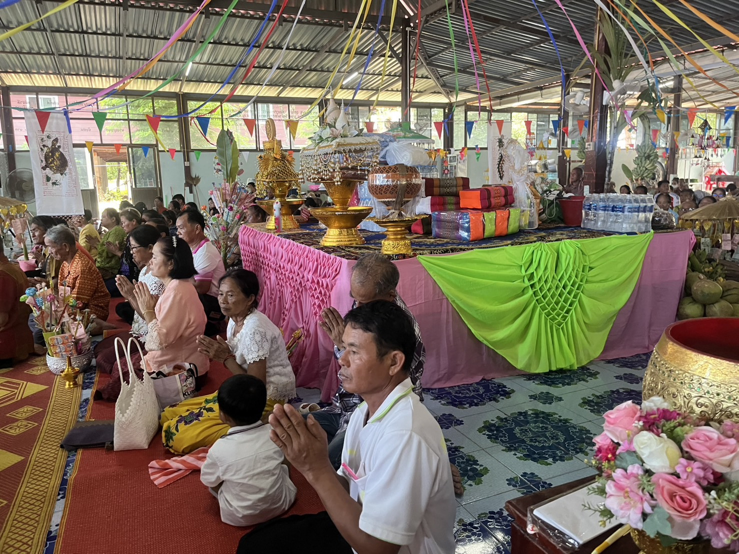 ภาพร่วมพิธีกรรมวัดโคกหนองแวง