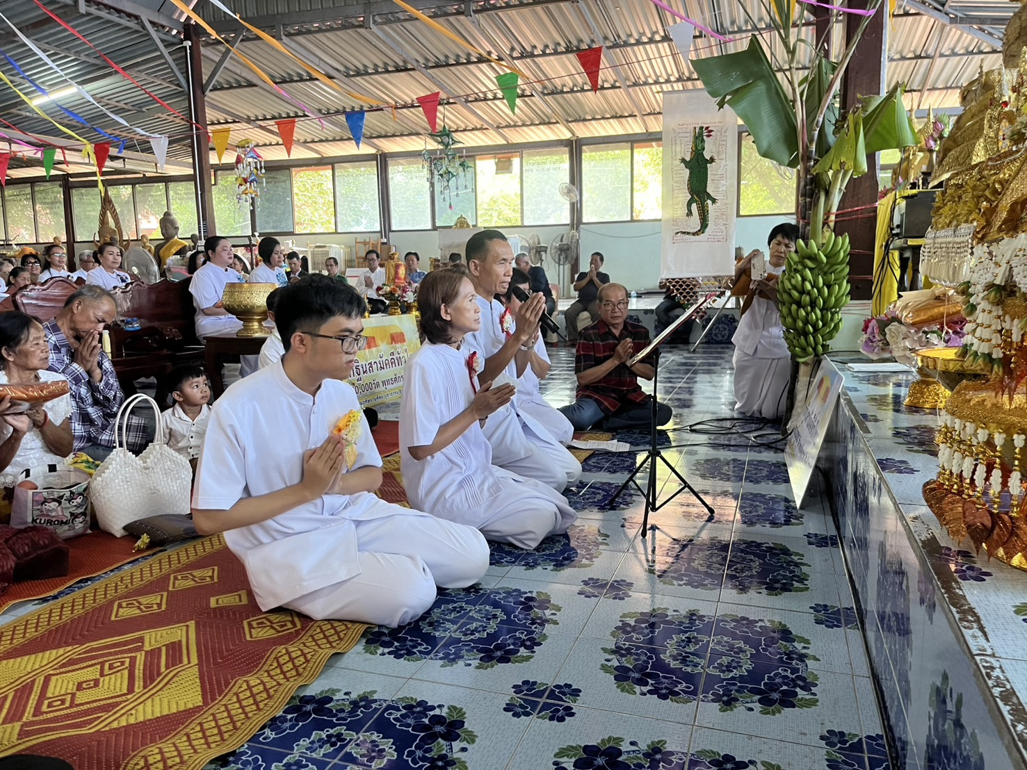 ภาพร่วมพิธีกรรมวัดโคกหนองแวง