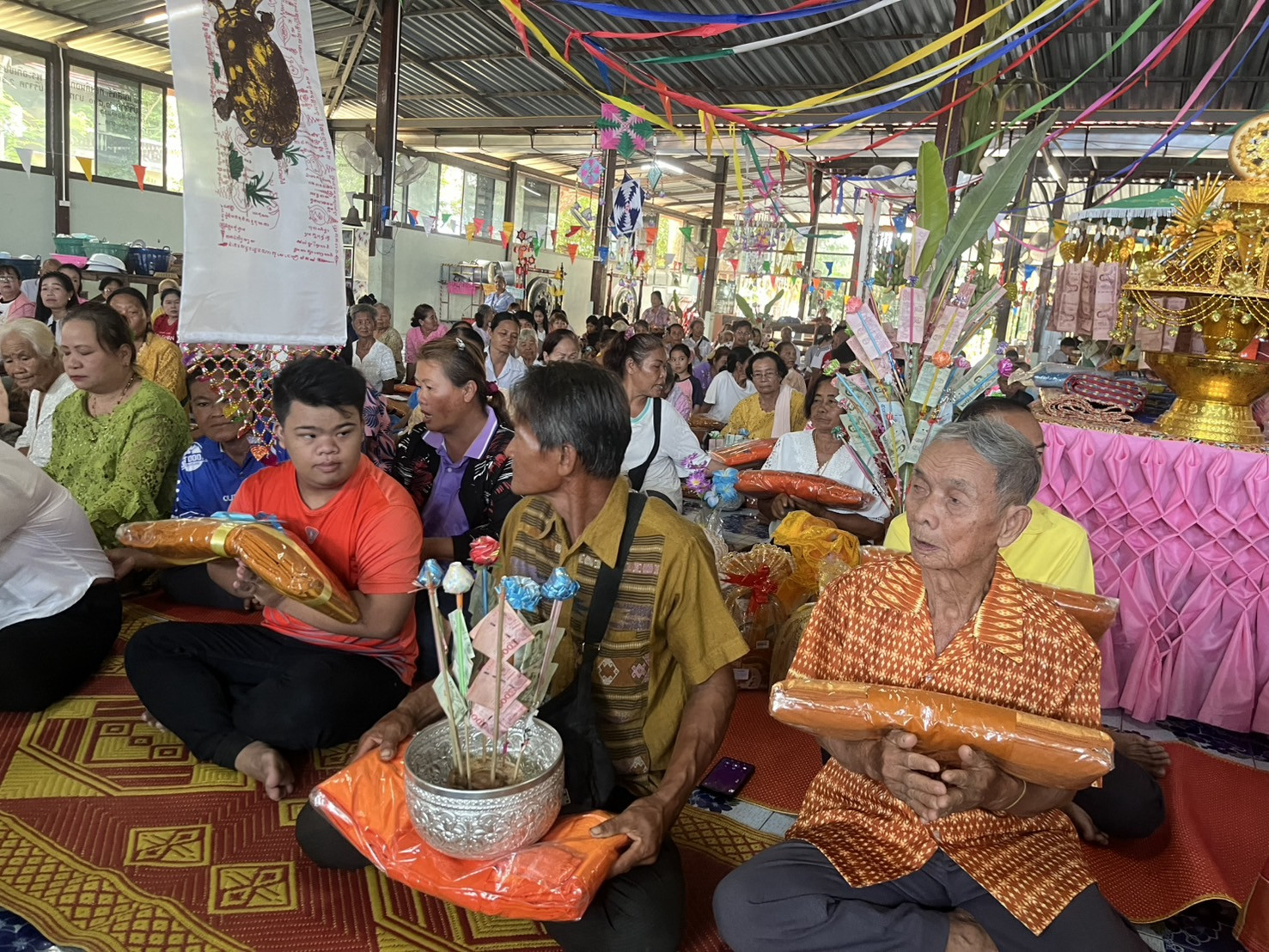 ภาพร่วมพิธีกรรมวัดโคกหนองแวง