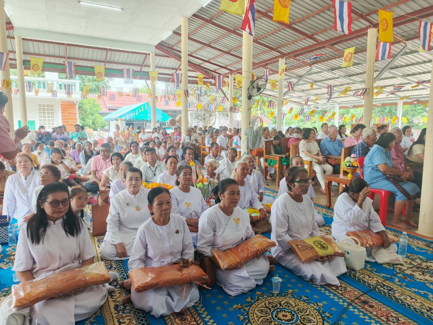 ภาพร่วมพิธีกรรมวัดหนองสะแก