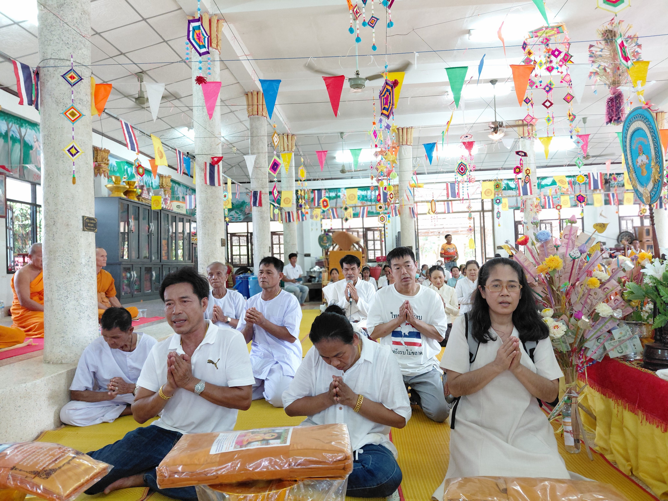ภาพร่วมพิธีกรรมวัดหนองนา