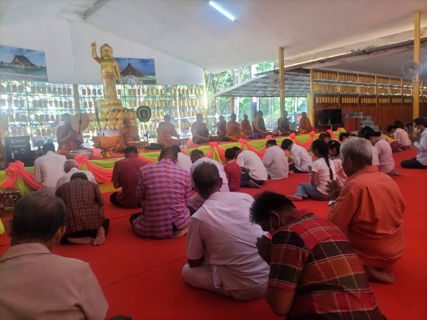 ภาพร่วมพิธีกรรมวัดคึมมะอุ(ป่าธรรมดา)